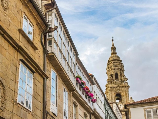 O primeiro peregrino, o curioso uso do Botafumeiro e a hora do demo: tres lendas de Compostela que quizais non coñecías